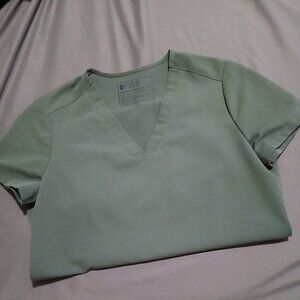 Green figs scrubs. xxs top/xxs petite bottoms